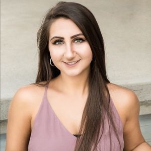 Meet your Posher, Gabriella